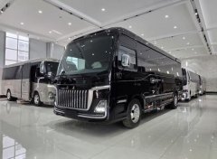 <strong>还是手动变速箱的考斯特</strong>