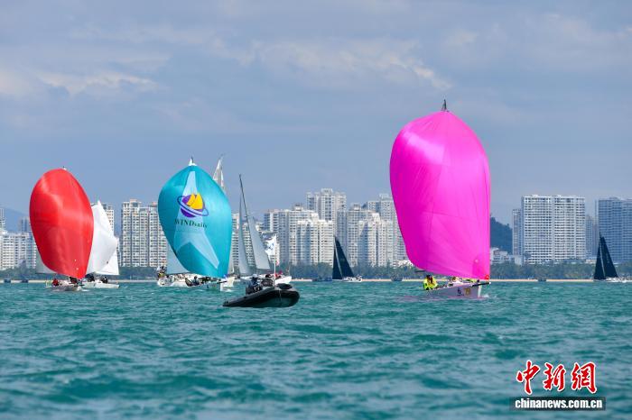 克利伯精神号选手三亚赛场压舷竞速