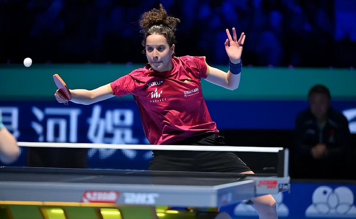 孙颖莎险胜埃及猛将晋级四强 国乒男队独苗迎强