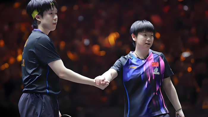 孙颖莎险胜埃及猛将晋级四强 国乒男队独苗迎强